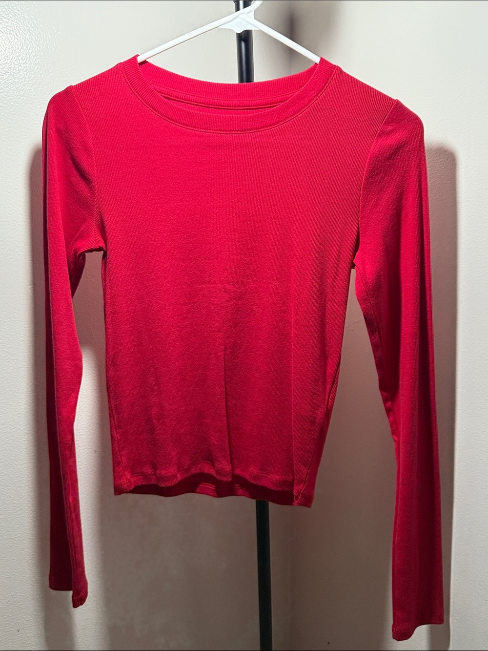 Hollister Slim Ribbed Long-Sleeve Crewneck Top - Bright Red